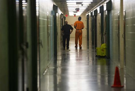 Give Harris County inmates books behind bars [Editorial]