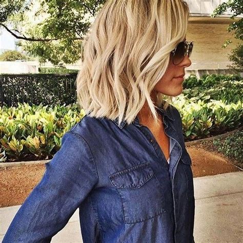 Textured Blonde Choppy Bob Hairstyle With Glasses Choppybobhairstyles