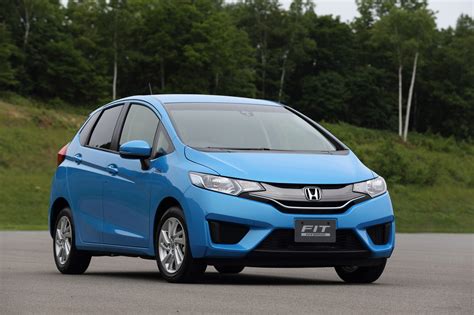 Honda loves 86-mpg Fit Hybrid in Japan, 'may reevaluate' for US - Autoblog