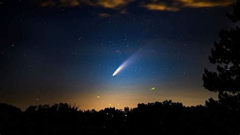 Comet Neowise Dazzles In The Night Sky Top Story