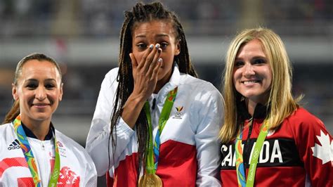 En toch lijkt de olympische kampioene zich geen zorgen te maken. Pin op Nafi thiam