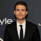 Paul Wesley Slams United Airlines for Overcrowded Planes 