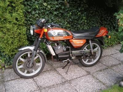 Oldtimers > Zundapp bromfiets met waterkoeling met kenteken - Schaaf