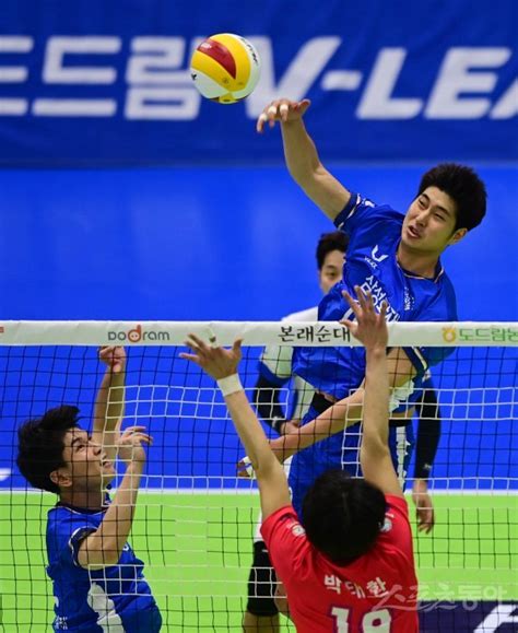 朴常河 (박상하) is the author of 李健熙 (3.00 avg rating, 1 rating, 1 review). 포토 박상하 '이건 못 막을걸' : 스포츠동아