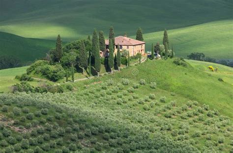 Find the perfect italien haus stock photos and editorial news pictures from getty images. Toskana-Haus stockbild. Bild von italien, baum, nave ...