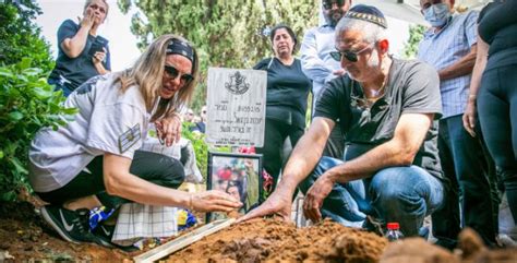 תכנית יומית בהגשת שני קליין לימים שבה אנו מבלים שעות ארוכות בבית. החשודה בחפירות בקבר החייל: "היה סיכוי שיתעורר" - סרוגים