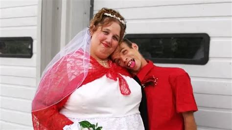 20 Most Unusual Couples Proving That Love Is Blind Youtube