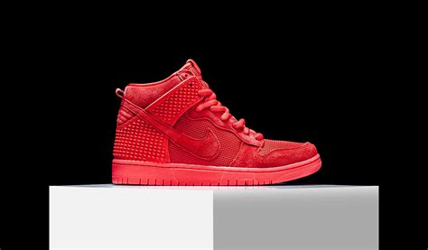 Nike Dunk High Red October Wave