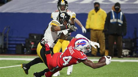 Stefon Diggs Leads Nfl With 100 Catches Buffalo Bills Wide Receiver