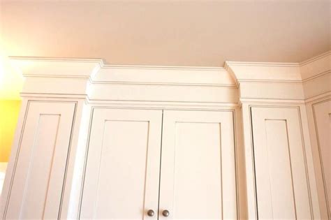 Similarly, if your kitchen units will have side panels, make sure these are fitted before you fit cornice or pelmet. Kitchen Cabinet Cornice Details | Kitchen cabinet molding ...