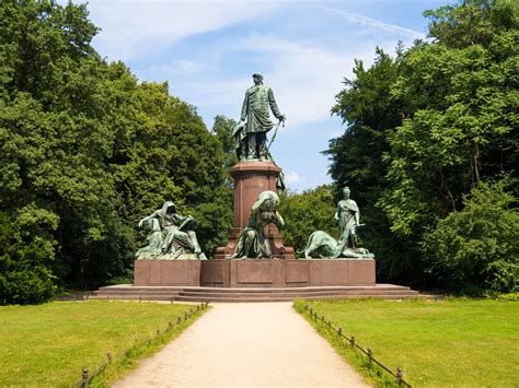 Berlin, 5.4 miles to hotel haus bismarck. Siegessäule - markantes Denkmal in Berlin |H-Hotels.com