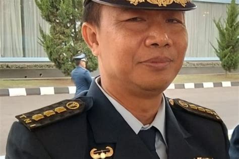 Foto Tinggalkan Pangkat Kolonel Tni Au Rusnawi Tertipu Jabatan Di Bkkbn