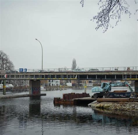 Die zwischen 1979 und 1981 errichtete stahlbetonkonstruktion gehört zu den wichtigsten brücken köpenicks. Betonrisse: Salvador-Allende-Brücke wird für Autos ...