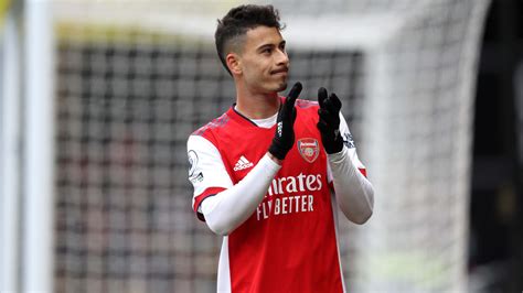 arsenal s martinelli opens up on his favourite position gaining 7kg