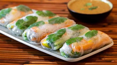 Also great as a cold appetizer. Cold Thai Spring Rolls Recipe with Shrimp and Mango - Cold Thai spring roll recipe with ...
