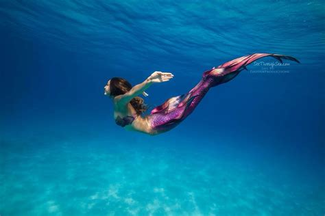 Lovely Hawaiian Mermaid Mermaid Pictures Mermaid Photography