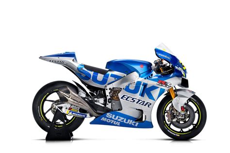 So, gp bikes are so designed that they keep the weight of clutch assembly at the minimum best. MotoGP | スズキ、レース60周年を祝う2020年の新カラーリングを披露 【 F1-Gate.com