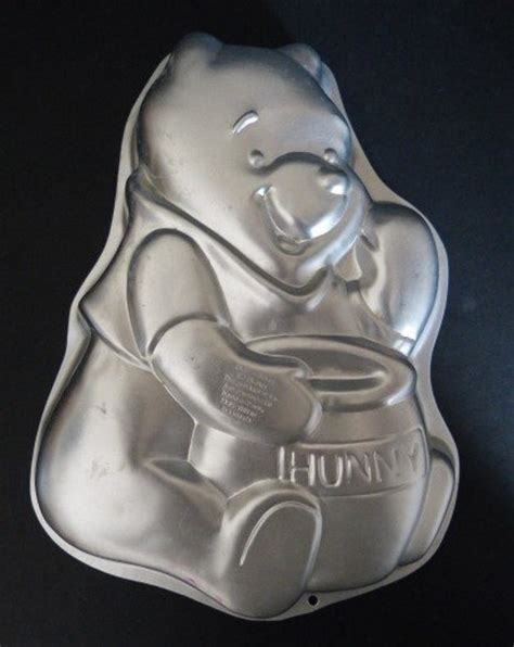 Wilton Cake Pan Winnie The Pooh Hunny Disney 1995 Indonesia 2105 3000 Etsy