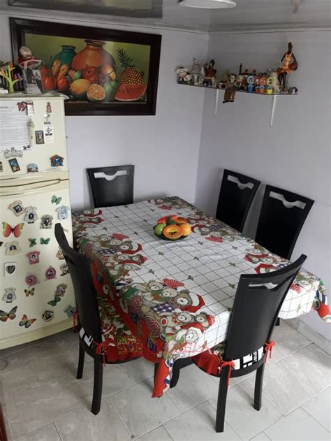Limita al norte con la localidad de fontibón (09), de por medio con la ac 13 y el río fucha; Vendo Bellísima casa. En Riberas del occidente localidad ...