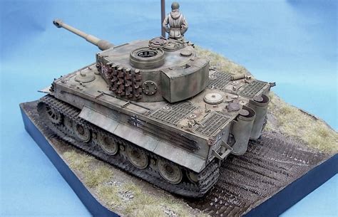Hybrid Tiger Diorama Armored Fighting Vehicle Scale Models