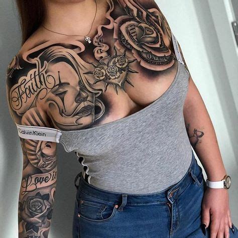 Brust Tattoo Frau