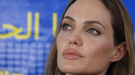 Angelina Jolie Surgeon Kristi Funk Says Breast Cancer Operation Wasnt