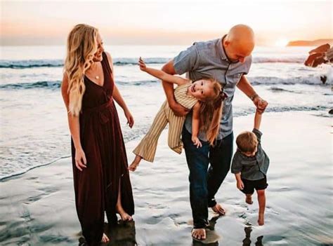 Outdoor Family Photo Ideas & Tips • RUN WILD MY CHILD