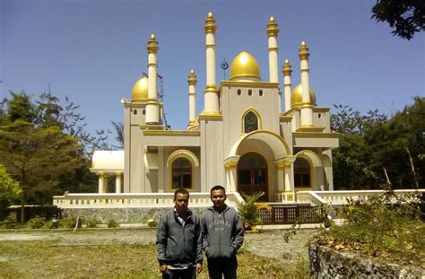 Lagi Viral Video Masjid Megah Di Tengah Hutan