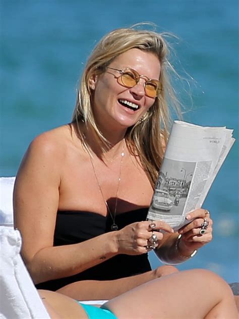 Kate Moss Sexy Pics In Bikini On The Beach In Miami The Fappening
