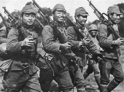 Japanese Army Soldiers With Captured Guns Tentara Perang Dunia