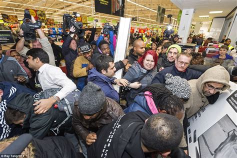What Stores Are Having Black Friday Sales In London - Black Friday turns violent as shoppers fight over bargains | Daily Mail