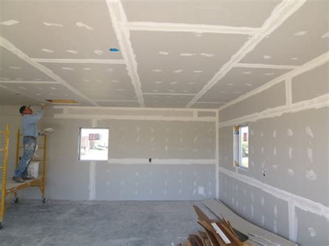 How to hang sheetrock on ceiling by yourself. Tips For Hanging Drywall On Ceilings - Great DIY Tips