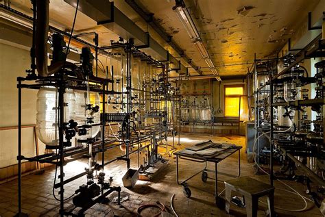 Super duper science lab автор: FROM THE SECRET LABORATORY | Abandoned, Lab, Design