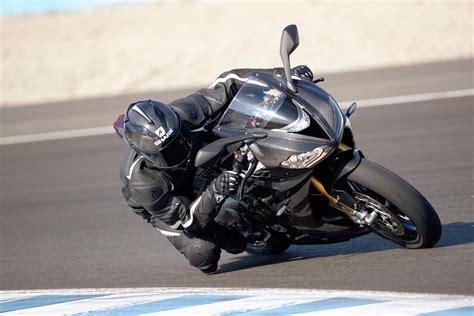 Sono 30 i piloti che saranno impegnati nella moto2 2020 per la classe del mondiale con il maggior numero di italiani: 2020 Triumph Daytona Moto2 765 Guide • Total Motorcycle