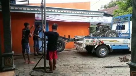 Hal ini akan dapat merobek pakaian lain terutama yang bahan kainnya halus atau bahkan menggores. Pengiriman Sasis untuk bahan kereta mini.. - YouTube