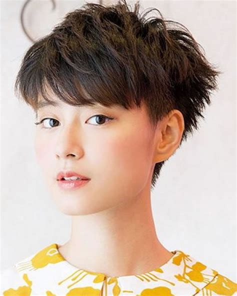 Short layered pixie hairstyles