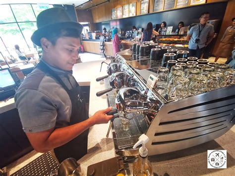 Starbucks yra įsikūręs lot no. Starbucks Opens The First Ever Reserve Drive Thru In Setia ...