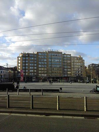 Situé au coeur d'ixelles, il est facilement accessible en transports en commun, en train, à pied ou à vélo. Place Eugene Flagey (Bruxelles) : 2018 Ce qu'il faut ...