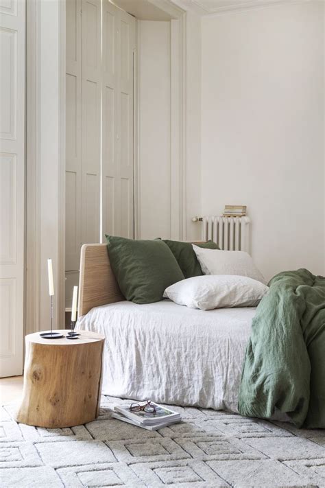 Great selection of green bedroom decor! Linen bedding moss green | By Mölle | Bed LOOF | Minimal ...