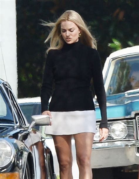 Margot Robbie Shows Off Her Legs In Mini Skirt Once Upon A Time In Hollywood Set 10152018