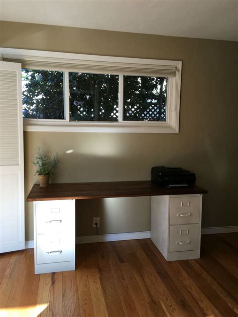 There are 605 filing cabinet desk for sale on etsy, and they cost $272.08 on average. Diy Corner Computer Desk #DiyComputerDeskPlans Diy Wooden ...
