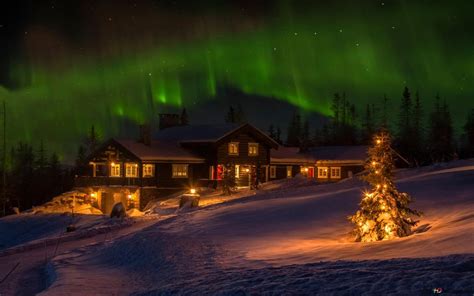 Winter House Under The Aurora Borealis Hd Wallpaper Download