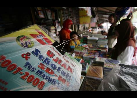 Penjualan Buku Meningkat ANTARA Foto