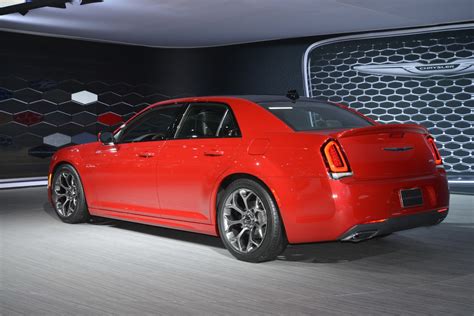 Chrysler 300 Revamped Gains New 8 Speed Auto Gearbox Srt Variant Axed