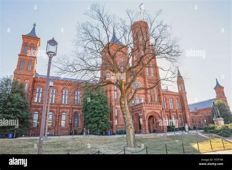Smithsonian Institution Building In Washington Dc Usa Stock Photo Alamy
