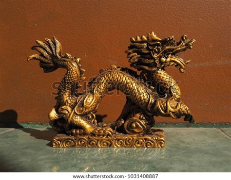 Gold Dragon Statue Chinese Stock Photo 1031408887 Shutterstock