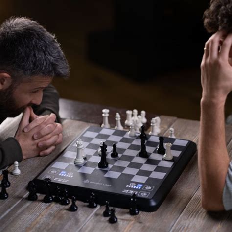 Chessup A Smart Strategy First Chess Board Tech I Want