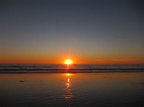 Maybe you would like to learn more about one of these? 33 Beautiful Sunrise and Sunset Pictures