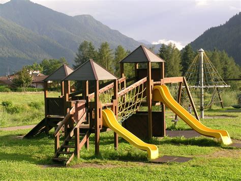 Parques Infantiles En Comunidades De Propietarios