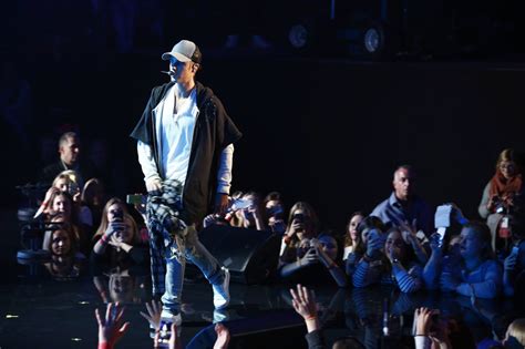 Justin Bieber Throws Another Temper Tantrum Storms Off Stage In Oslo Metro US